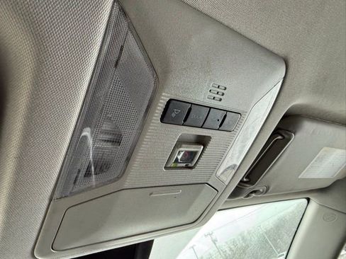 Used 2025 Toyota RAV4 XLE image 19