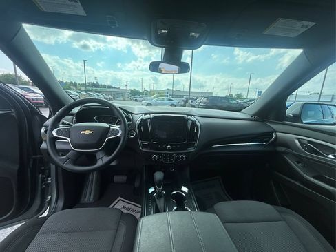 Used 2023 Chevrolet Traverse LT AWD/4WD image 25