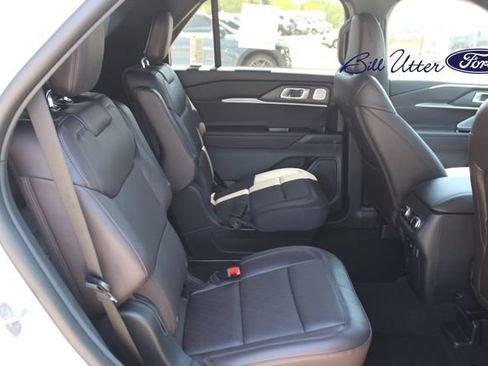 New 2026 Ford Explorer Platinum RWD image 9