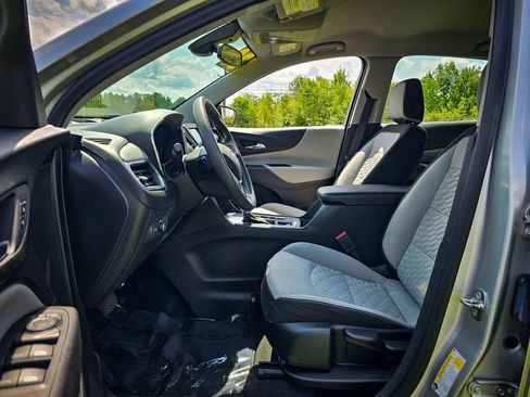 Used 2020 Chevrolet Equinox LS FWD image 11