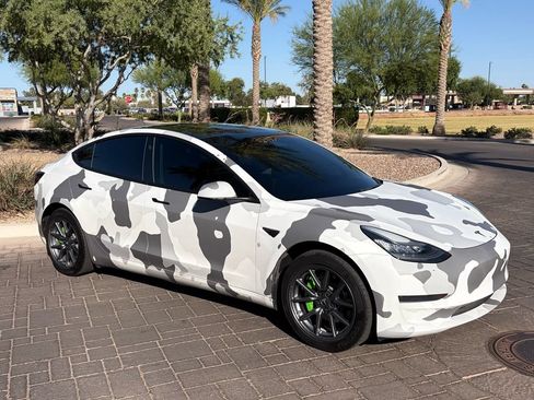 Used 2020 Tesla Model 3 Standard Range RWD image 1