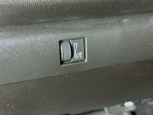 Used 2024 Chevrolet Colorado W/T image 10