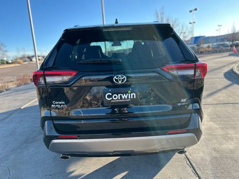 Used 2025 Toyota RAV4 SE image 6
