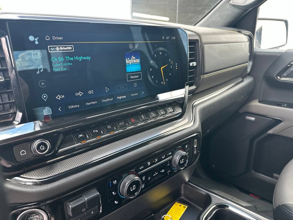 Used 2023 Chevrolet Silverado 1500 ZR2 w/ Technology Package AWD/4WD image 18