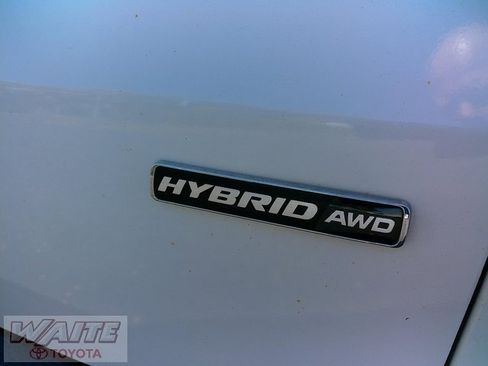 Used 2022 Ford Escape SEL w/ Technology Package image 8