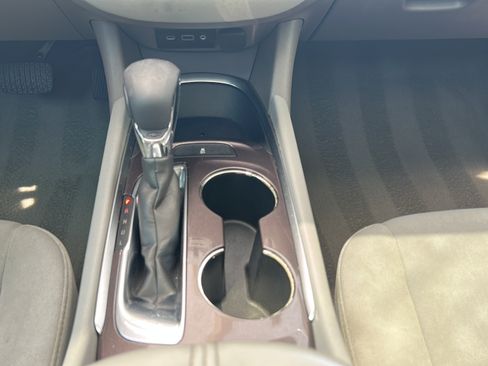 Used 2021 Chevrolet Malibu LT FWD image 14