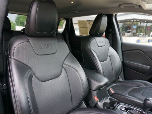 Used 2023 Jeep Cherokee Altitude Lux AWD/4WD image 30
