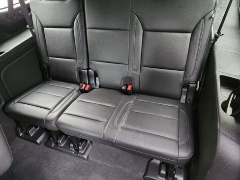 Used 2021 Chevrolet Suburban LT image 32