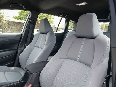 Used 2025 Toyota Corolla Cross AWD Hybrid image 17