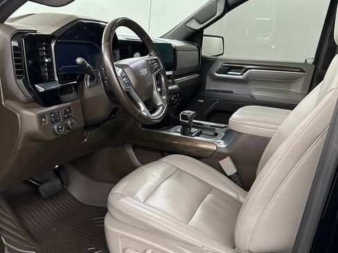 Used 2024 Chevrolet Silverado 1500 RST w/ Convenience Package II AWD/4WD image 10