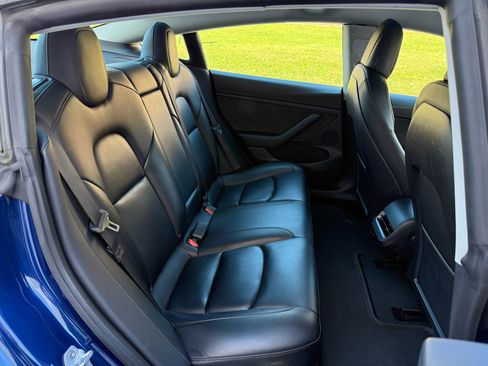 Used 2021 Tesla Model 3 Standard Range Plus image 14