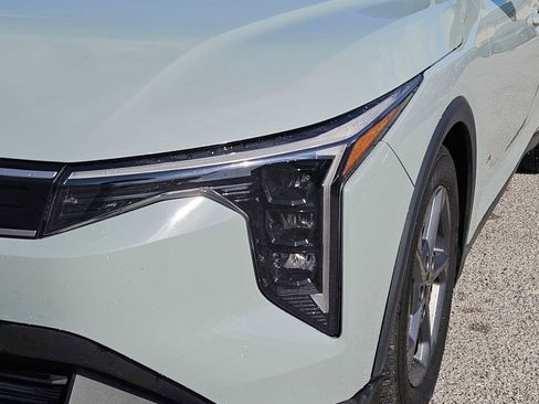 Certified 2025 Kia K4 LXS image 11