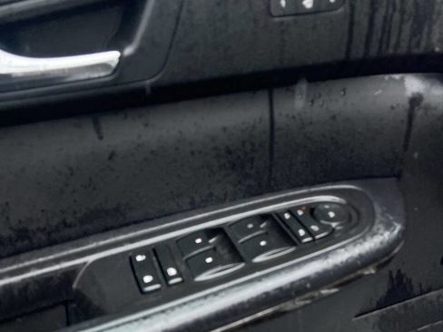 Used 2012 GMC Acadia Denali image 9