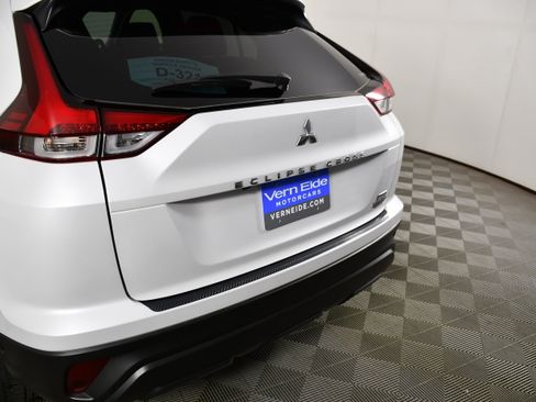Used 2023 Mitsubishi Eclipse Cross LE AWD/4WD image 15