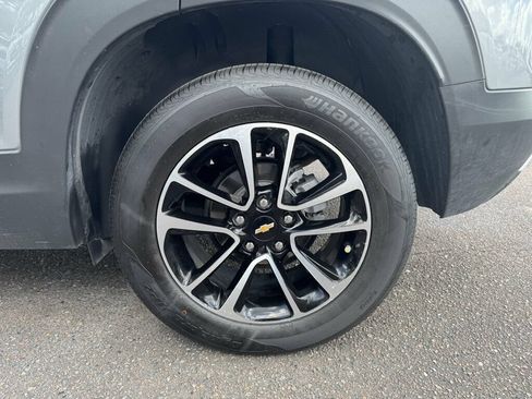 Used 2025 Chevrolet TrailBlazer LT FWD image 9