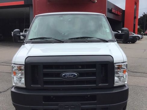 Used 2024 Ford E-350 and Econoline 350 Super Duty w/ Power Windows & Locks Group RWD image 2