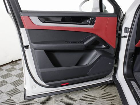 New 2026 Porsche Cayenne Coupe image 15