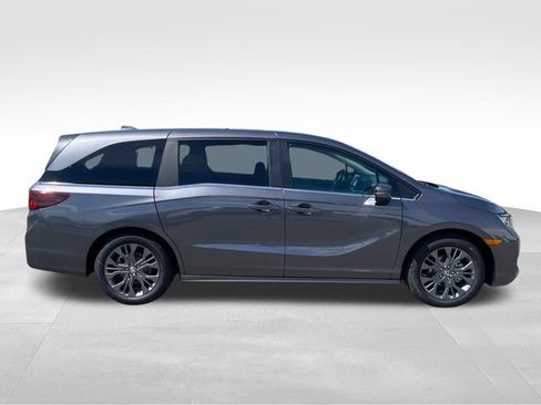 New 2026 Honda Odyssey Touring image 9