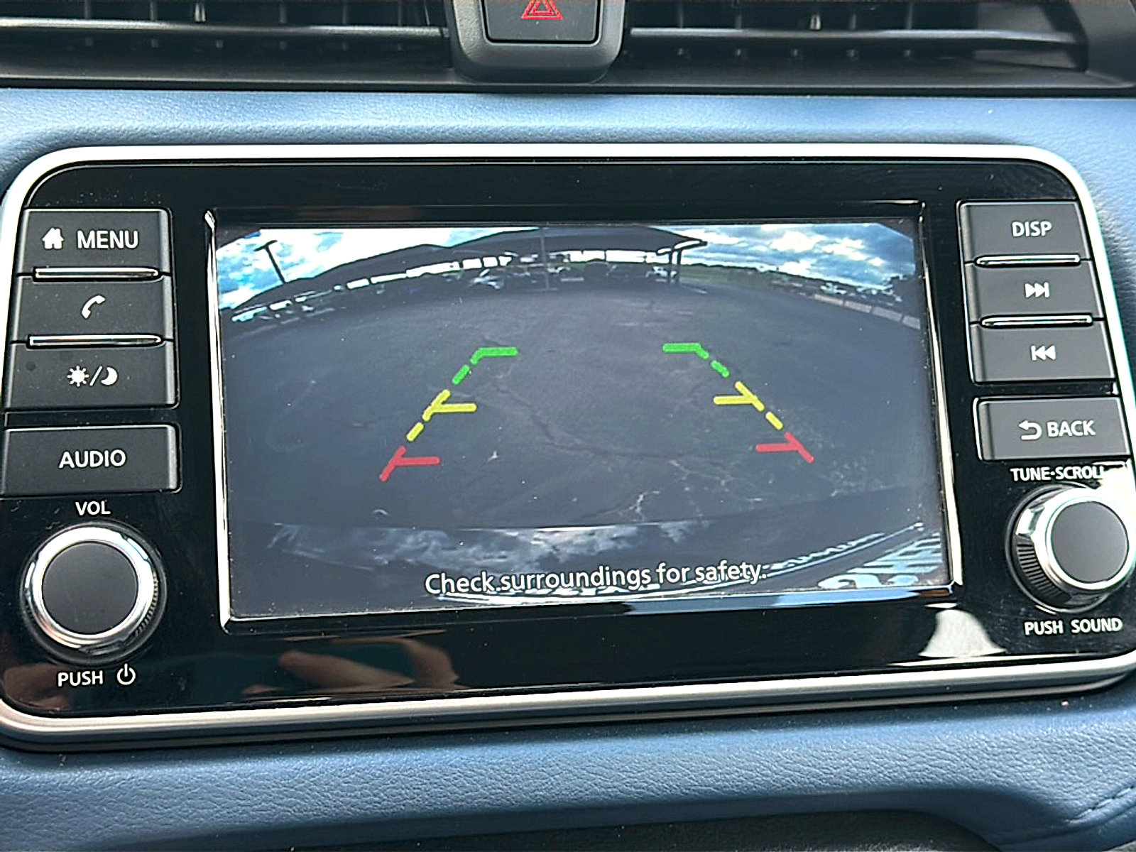 Used 2025 Nissan Versa SV FWD image 31