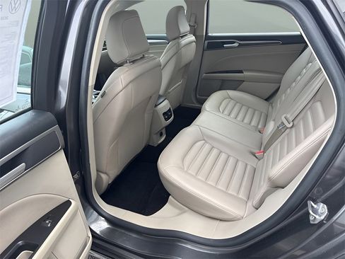 Used 2020 Ford Fusion SEL image 27