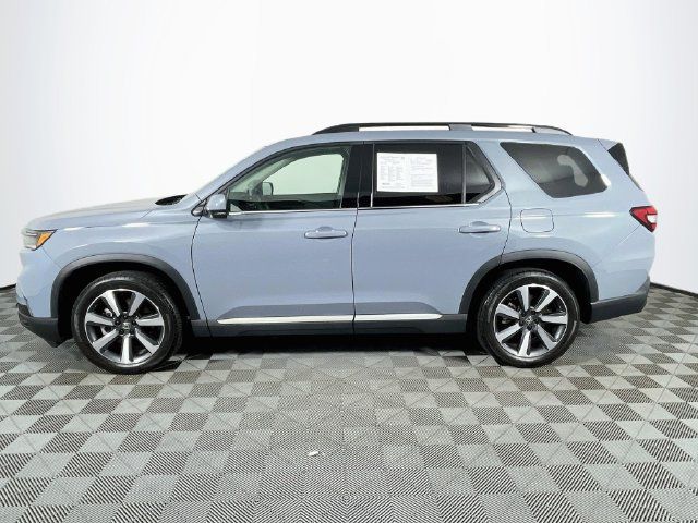 Used 2025 Honda Pilot Touring image 5