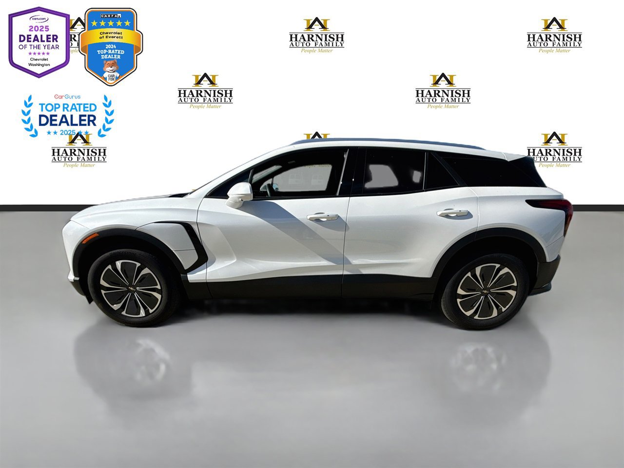 Used 2024 Chevrolet Blazer EV LT AWD/4WD image 2