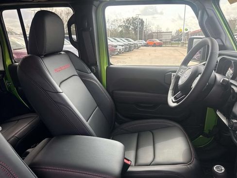New 2025 Jeep Wrangler Unlimited Rubicon w/ XTREMEE 35" Tire Package AWD/4WD image 25