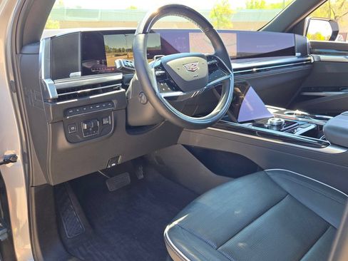 Used 2025 Cadillac Escalade Sport w/ Touring Package AWD/4WD image 25