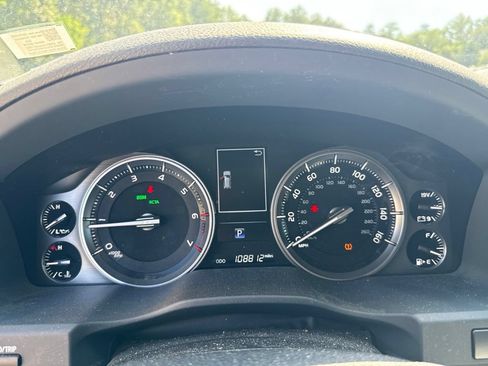 Used 2018 Toyota Land Cruiser w/ Four Season Floor Mat Package AWD/4WD image 13