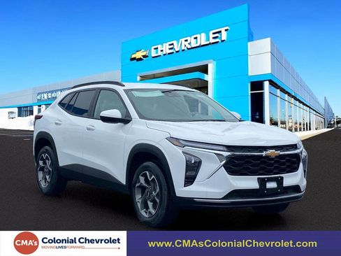 New 2026 Chevrolet Trax LT w/ Driver Confidence Package FWD image 1