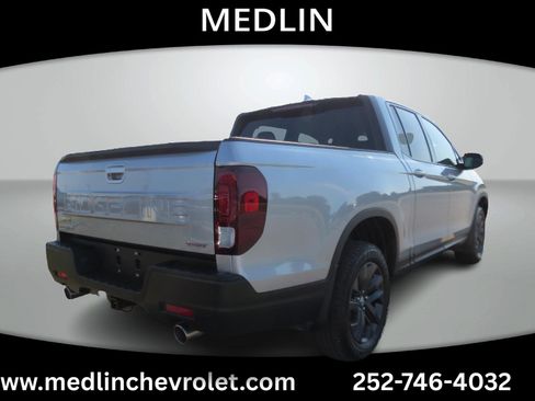 Used 2025 Honda Ridgeline Sport image 8