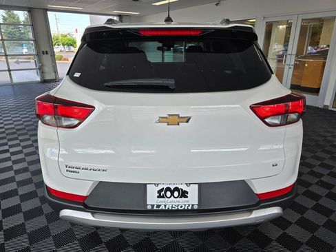Used 2025 Chevrolet TrailBlazer LT AWD/4WD image 4
