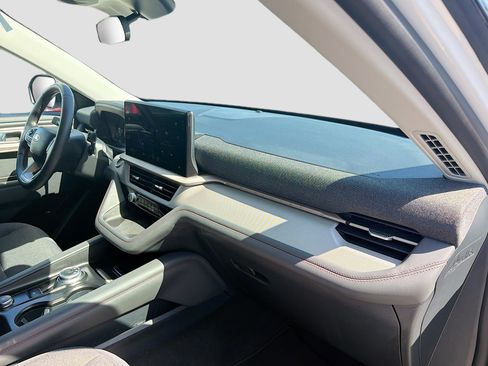 Used 2025 Ford Explorer Active image 15