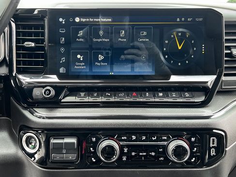 Used 2024 Chevrolet Silverado 2500 ZR2 w/ Technology Package image 27