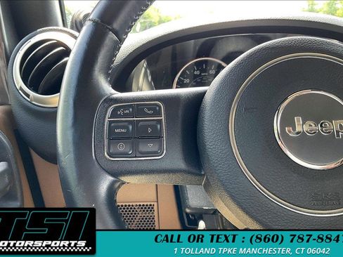 Used 2014 Jeep Wrangler Unlimited Sahara w/ Connectivity Group AWD/4WD image 17