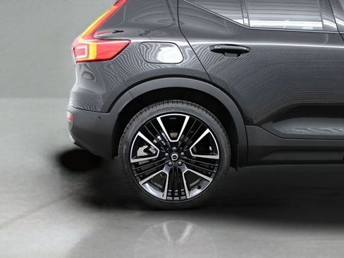 New 2026 Volvo XC40 B5 Ultra w/ Protection Package Premier image 18