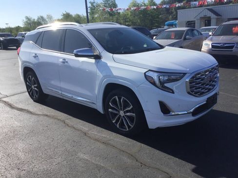Used 2018 GMC Terrain Denali w/ GMC Pro Grade Package AWD/4WD image 7