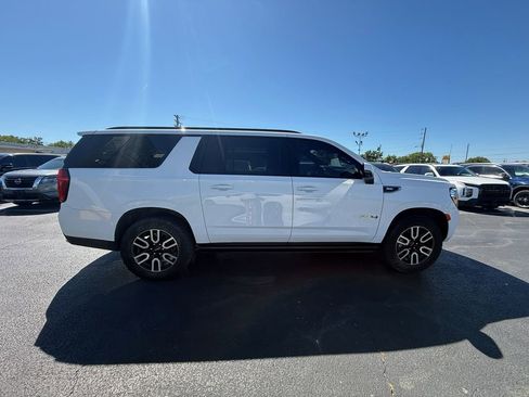 Used 2023 GMC Yukon XL AT4 w/ AT4 Premium Plus Package AWD/4WD image 2