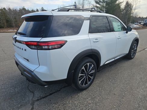 New 2026 Nissan Pathfinder Platinum image 7