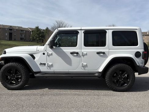 Used 2021 Jeep Wrangler Unlimited Sahara AWD/4WD image 31
