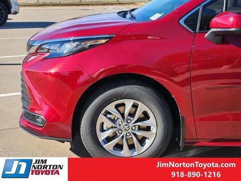 New 2026 Toyota Sienna XLE FWD image 6