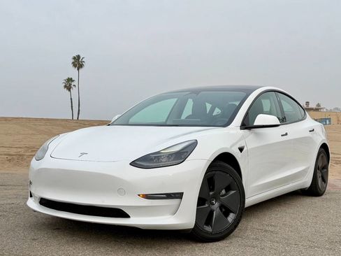 Used 2022 Tesla Model 3 Long Range image 1