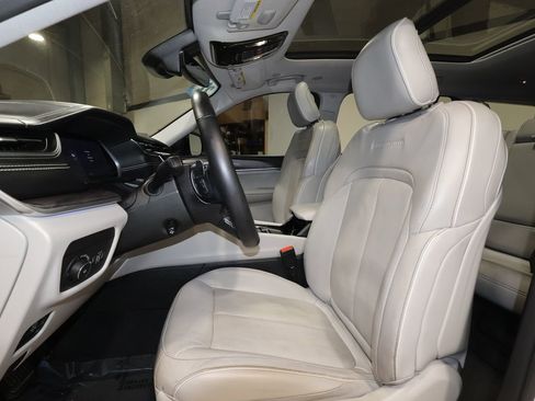 Used 2022 Jeep Grand Cherokee L Overland image 23