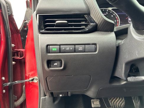 Used 2024 Nissan Sentra SV FWD image 14