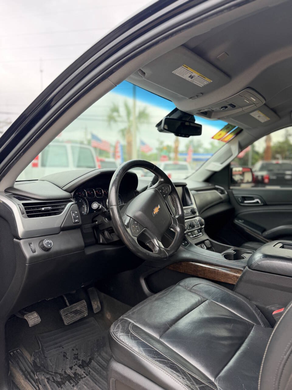 Used 2018 Chevrolet Suburban LT RWD image 15