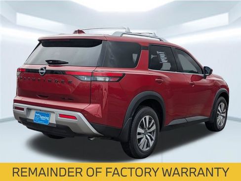 Used 2023 Nissan Pathfinder SL w/ Black Appearance Package image 6