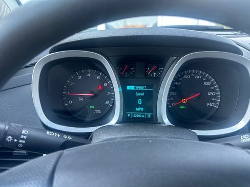 Used 2017 Chevrolet Equinox LT FWD image 6