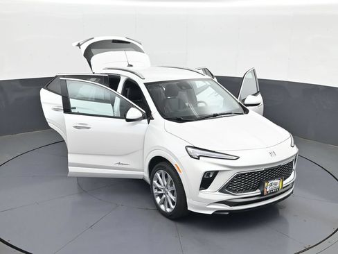 Used 2024 Buick Encore GX Avenir w/ Avenir Convenience Package AWD/4WD image 30