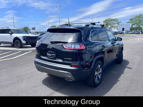 Used 2019 Jeep Cherokee Limited w/ Luxury Group AWD/4WD image 3