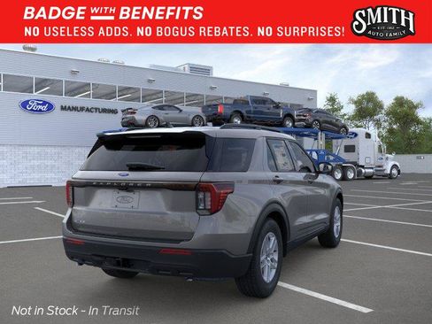 New 2026 Ford Explorer Active RWD image 9